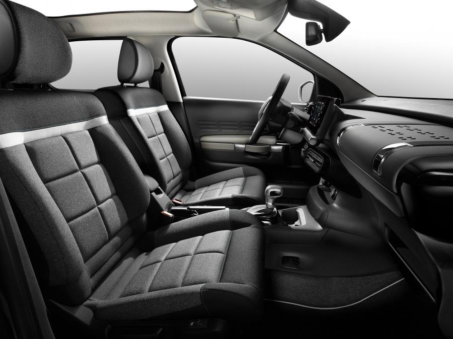 Панель приборов Citroen C4 Cactus 2018 года  (WW) (фото 14 из 40)